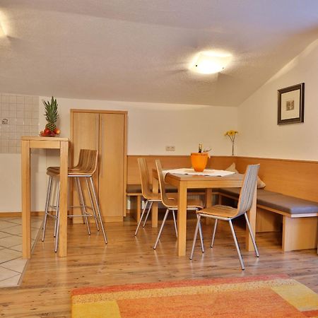 Apartmenthaus Jörg Serfaus Zimmer foto
