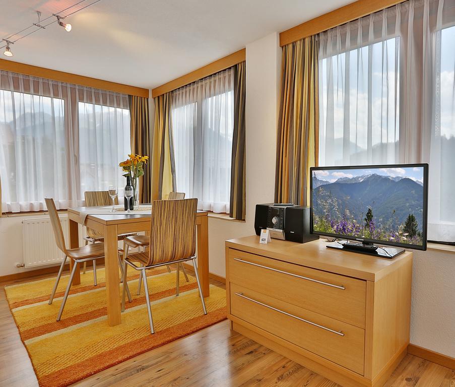 Apartmenthaus Jörg Serfaus Zimmer foto