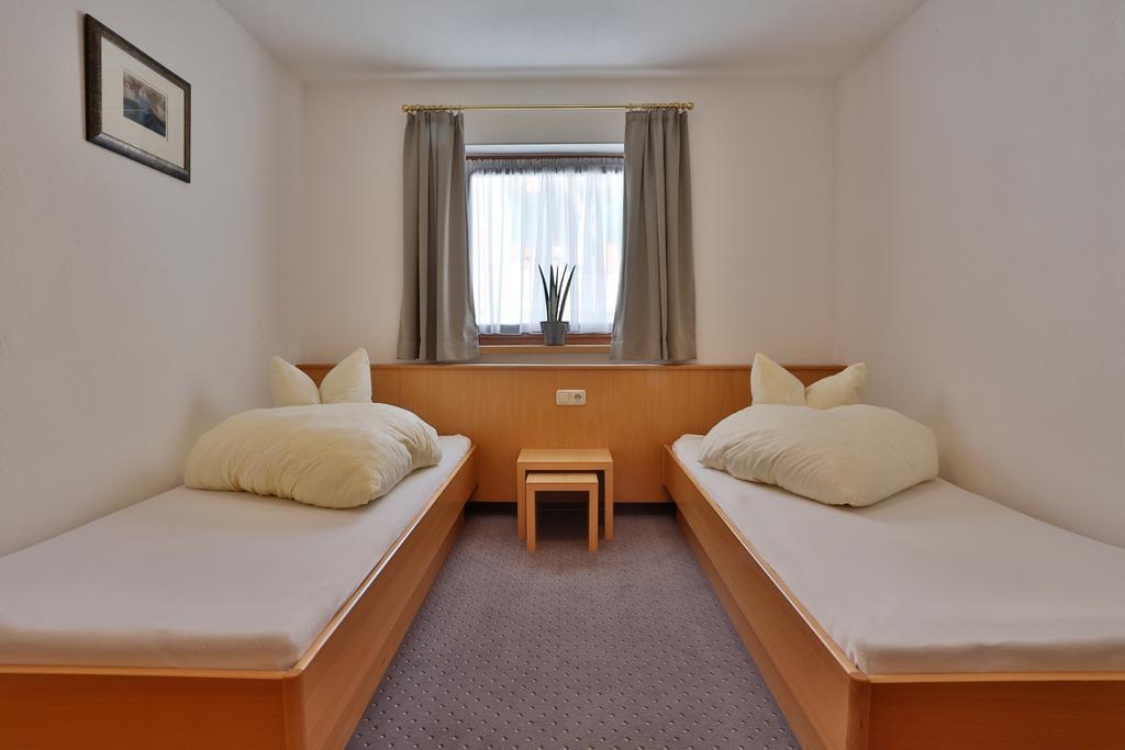 Apartmenthaus Jörg Serfaus Zimmer foto